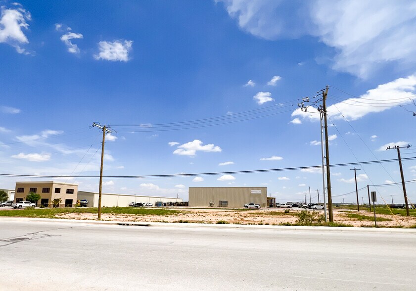 3101 Antelope Trail, Midland, TX à vendre - Photo du bâtiment - Image 3 de 9