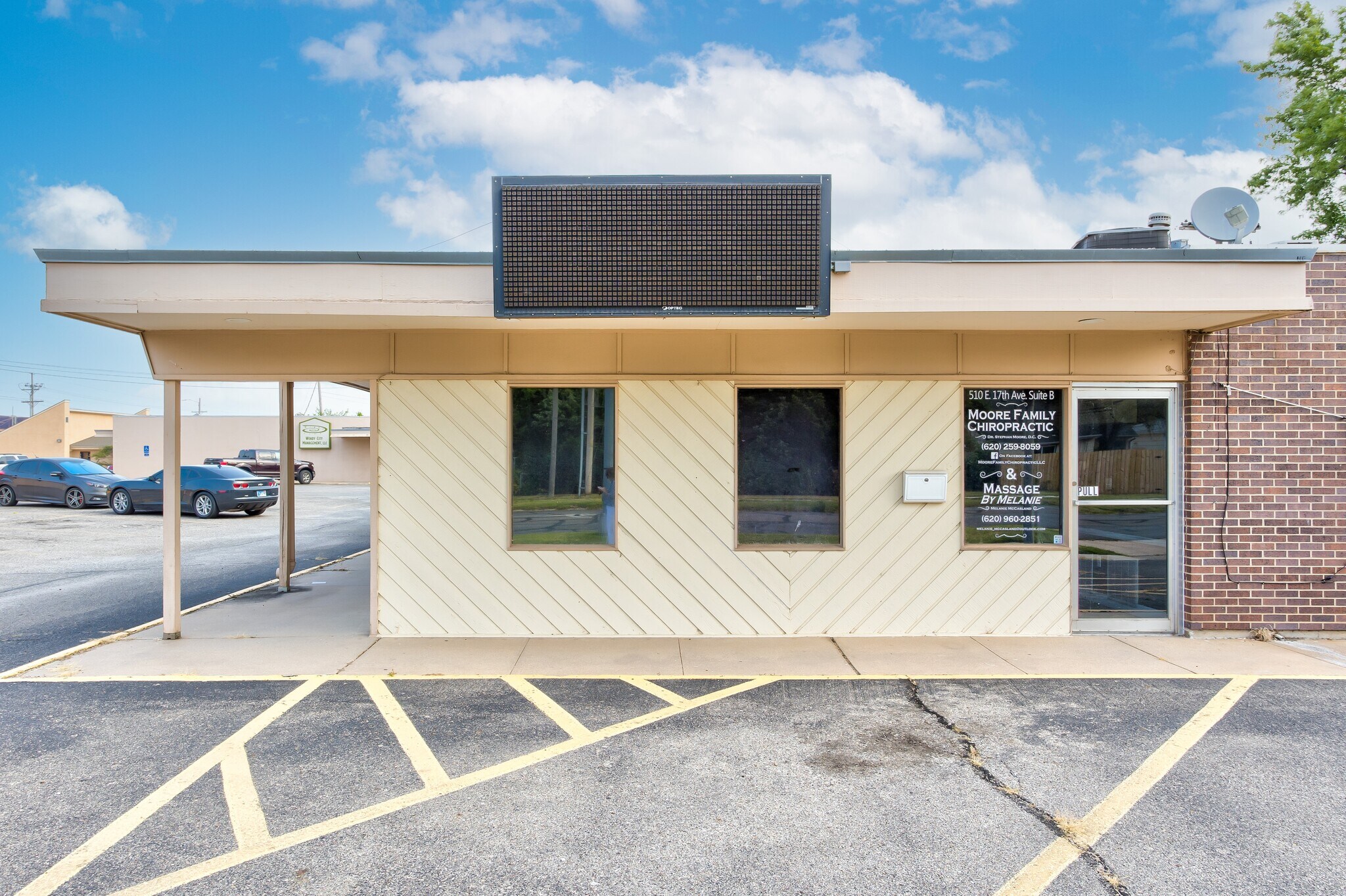 510 E 17th Ave, Hutchinson, KS for lease Primary Photo- Image 1 of 13