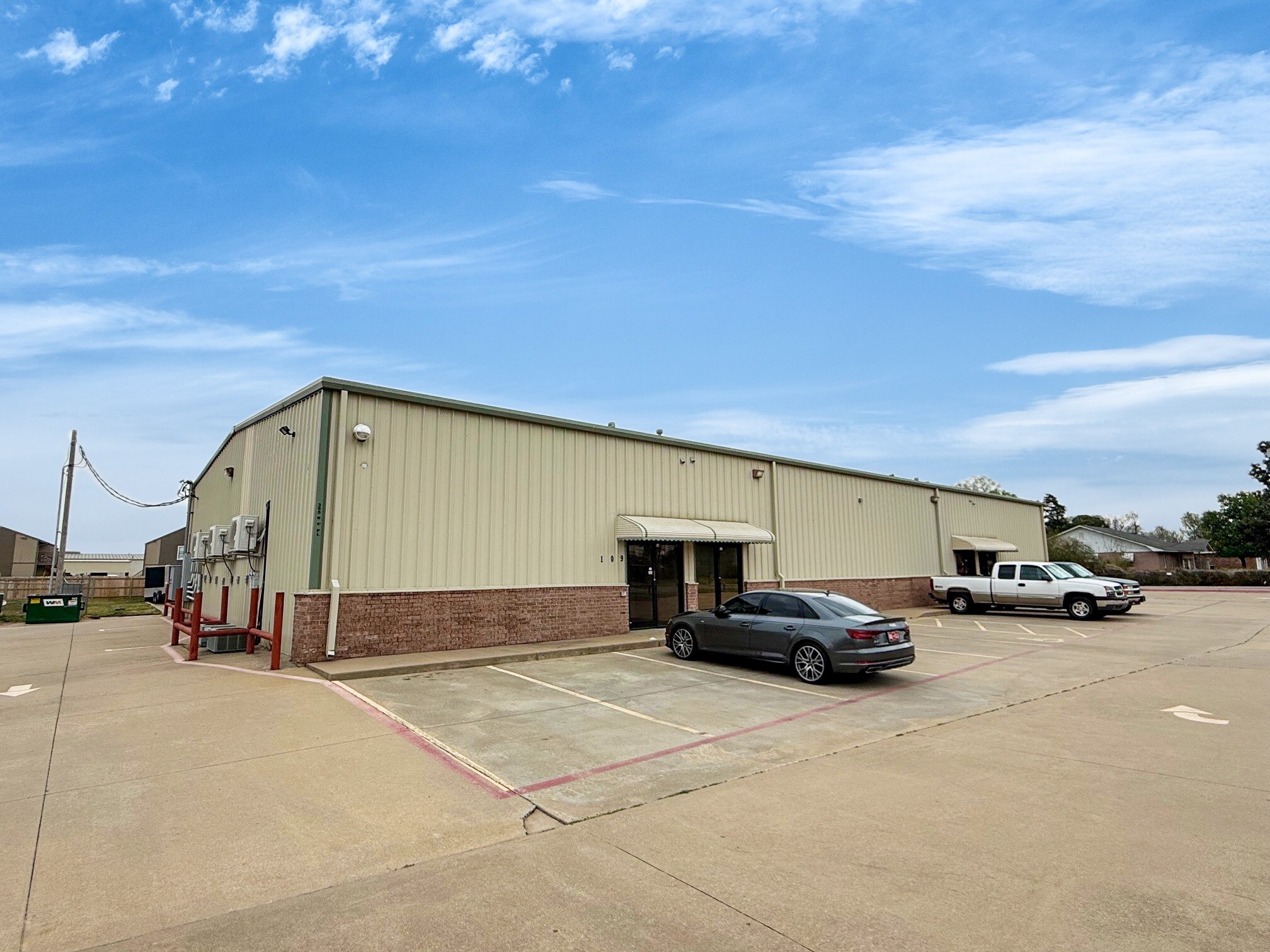 395 W K Pl, Jenks, OK for lease Interior Photo- Image 1 of 8