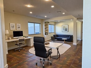 1155 NE Cleveland St, Clearwater, FL for lease Interior Photo- Image 2 of 5