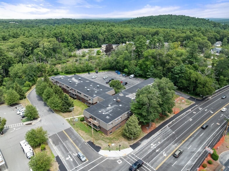 596 Boston Post Rd E, Marlborough, MA for sale - Building Photo - Image 3 of 24