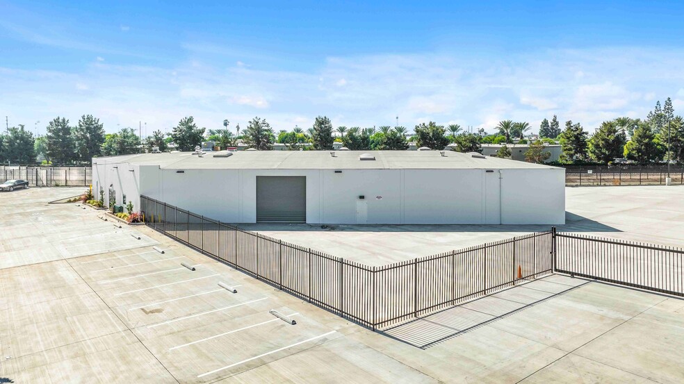 922-926 S Lyon St, Santa Ana, CA à louer - Photo du bâtiment - Image 3 de 12