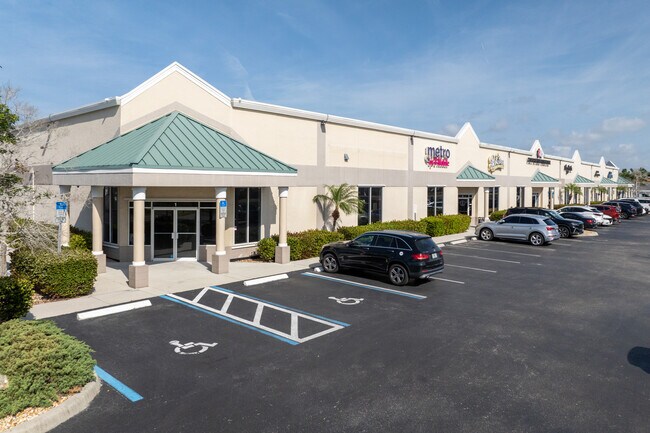 Plus de détails pour 16120 San Carlos Blvd, Fort Myers, FL - Bureau/Médical, Bureau/Commerce de détail à louer