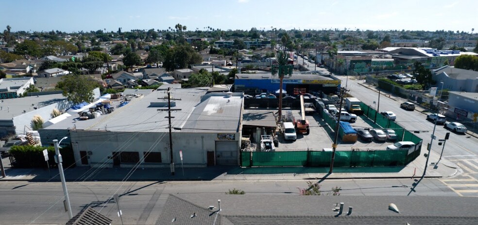 3008 W Hyde Park Blvd, Los Angeles, CA à louer - Photo du bâtiment - Image 3 de 8