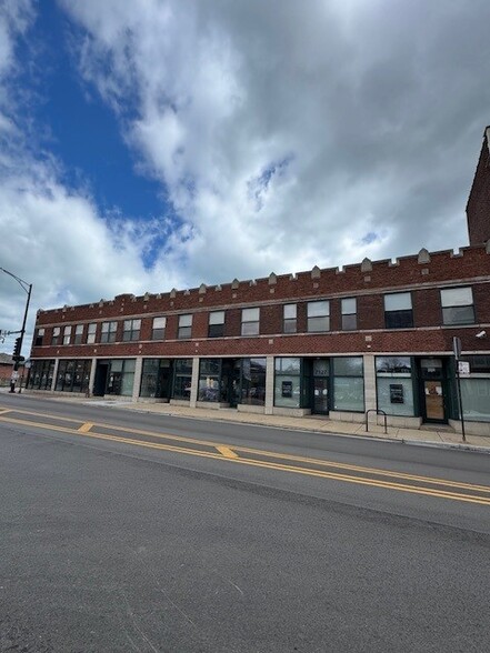 7101-7129 S Yates Blvd, Chicago, IL for lease - Building Photo - Image 2 of 21