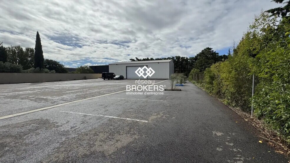 Industriel dans Châteaurenard à vendre - Photo du bâtiment - Image 3 de 4