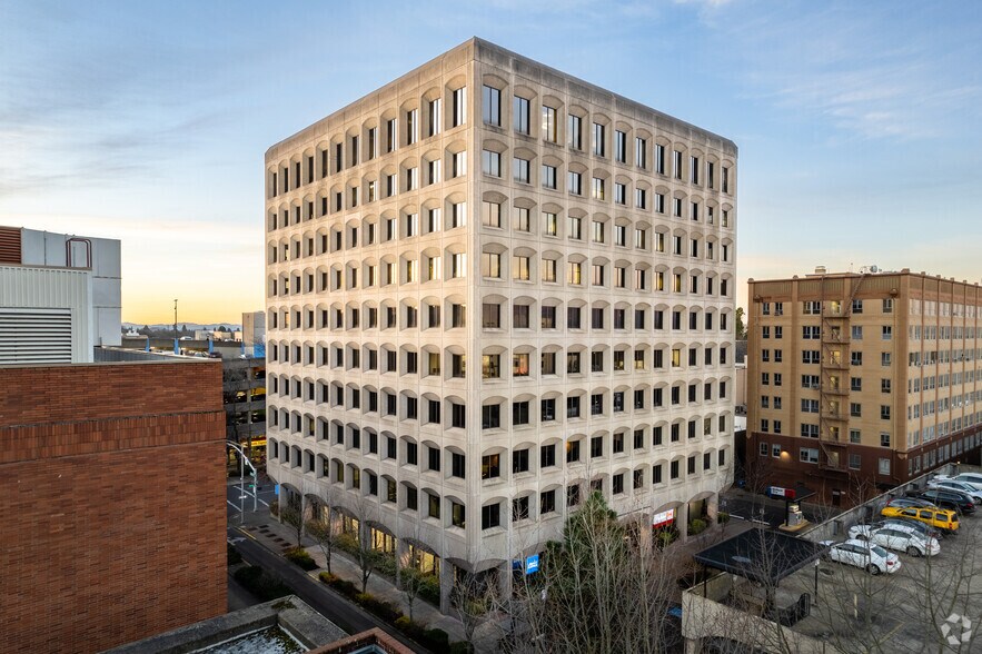 975 Oak St, Eugene, OR à louer - Photo du bâtiment - Image 2 de 5