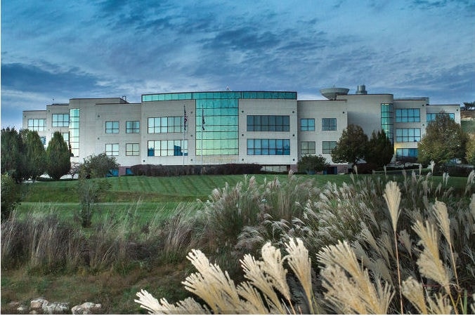 1000 Technology Dr, Fairmont, WV à louer - Photo du bâtiment - Image 3 de 19