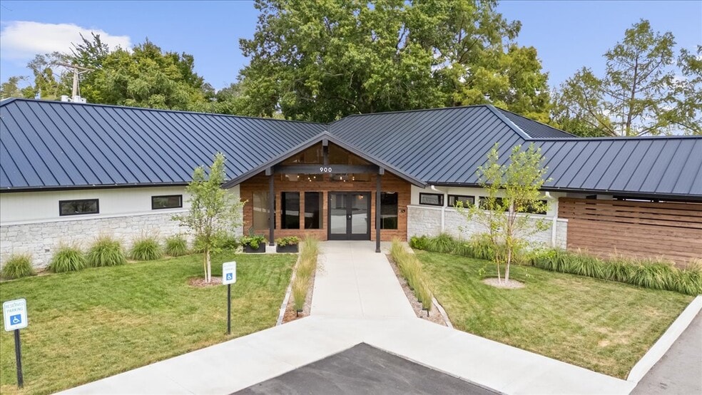 900 Main St, Grandview, MO for lease - Primary Photo - Image 1 of 6