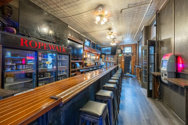 Plus de détails pour 1209 S Charles St, Baltimore, MD - Commerce de détail à vendre