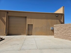 2921 Friendly Pl, Bullhead City, AZ for lease Building Photo- Image 1 of 33