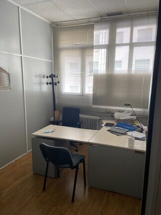 Plus de détails pour Multi-résidentiel à vendre