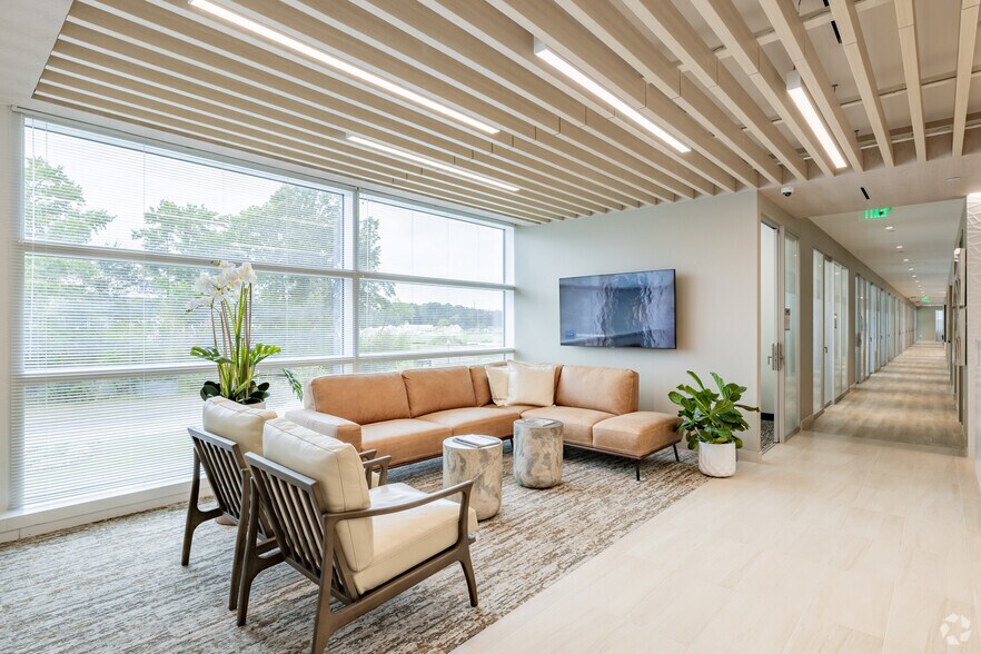 555 Belaire Ave, Chesapeake, VA à louer - Photo intérieure - Image 3 de 25