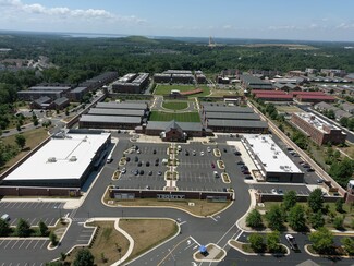 Plus de détails pour Intersection Of Silverbrook Rd & White Spruce Way, Lorton, VA - Bureau/Commerce de détail à louer