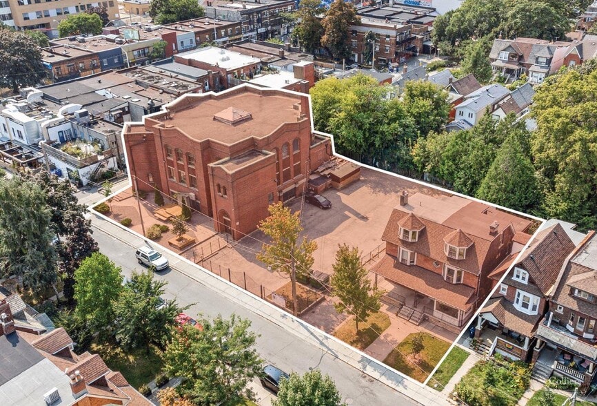 10-22 Pauline Av, Toronto, ON for sale - Building Photo - Image 2 of 5