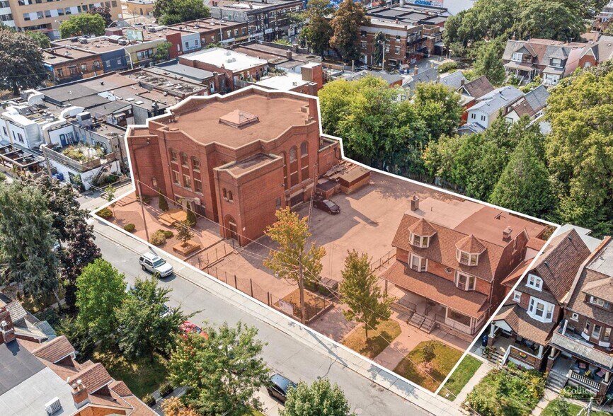 10-22 Pauline Av, Toronto, ON à vendre - Photo du bâtiment - Image 2 de 5