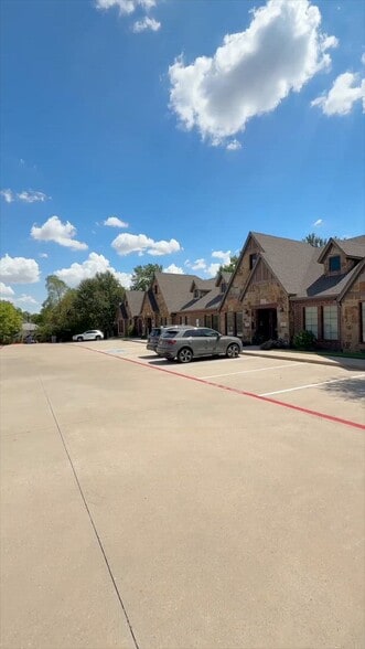 1117 Glade Rd, Colleyville, TX for sale - Commercial Listing Video - Image 2 of 47