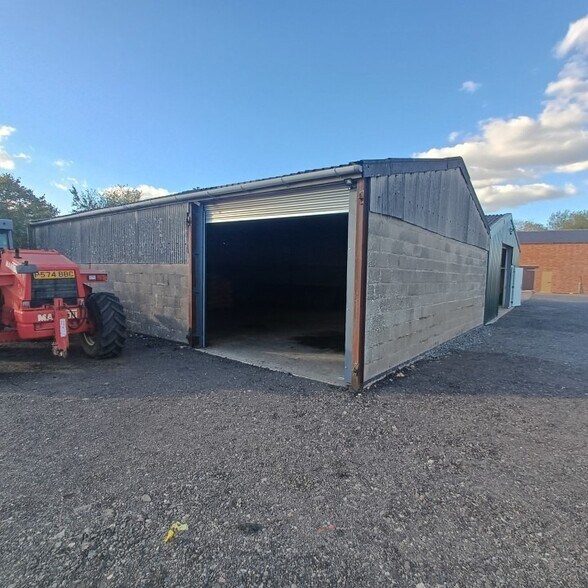 Yelvertoft Rd, Rugby à louer - Photo du bâtiment - Image 2 de 2