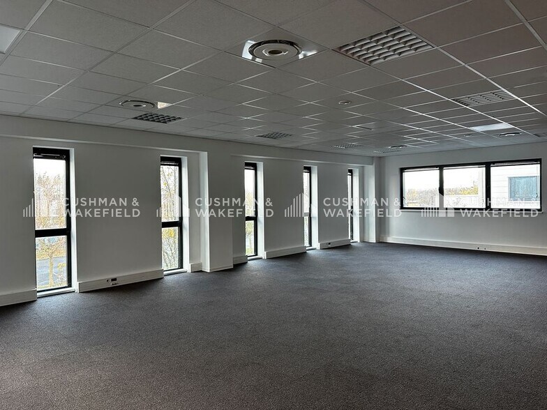 Office in Entzheim for lease - Interior Photo - Image 3 of 12