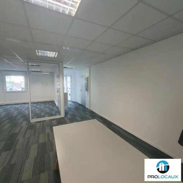 Office in Eybens for sale - Interior Photo - Image 3 of 9