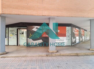 Plus de détails pour Multi-résidentiel à vendre