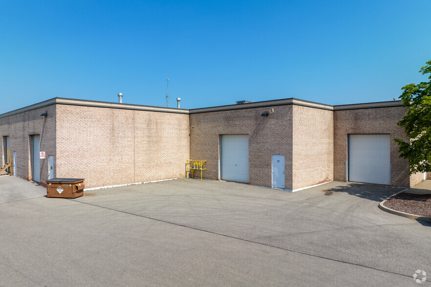 4141 Sladeview Cres, Mississauga, ON for lease - Building Photo - Image 2 of 4