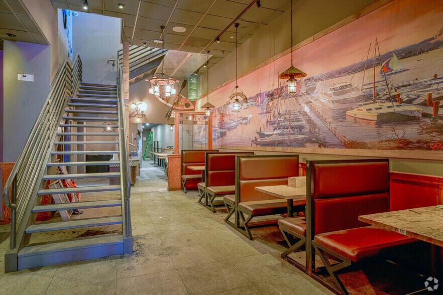 89-74 162nd St, Jamaica, NY for lease - Interior Photo - Image 3 of 13