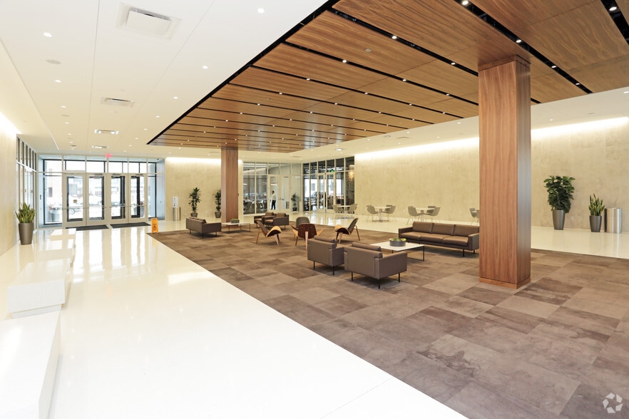 909 Locust St, Des Moines, IA à louer - Photo intérieure - Image 2 de 10