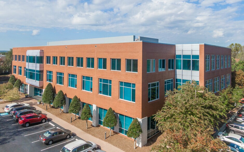 3511 Shannon Rd, Durham, NC à louer - Photo du bâtiment - Image 3 de 11