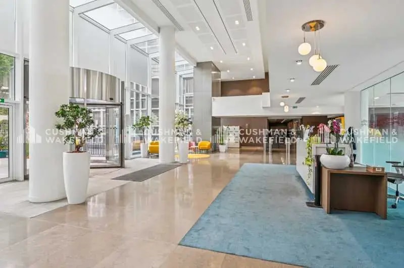 23 Rue François Jacob, Rueil-Malmaison for lease Interior Photo- Image 1 of 13