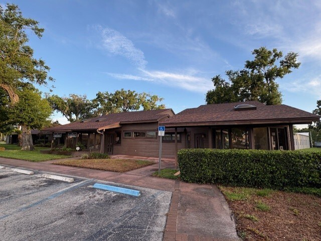 101-110 Southern Oaks Dr & Thonotosassa Rd & Baker St, Plant City, FL à louer Photo principale- Image 1 de 15