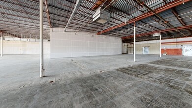 630 S Lincoln Ave, York, NE for lease Interior Photo- Image 2 of 12