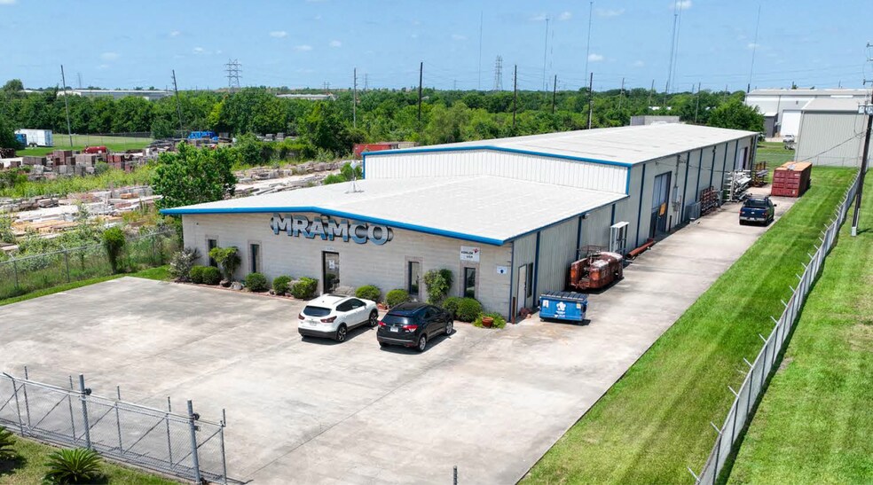 15060 West Dr, Houston, TX à vendre - Photo du bâtiment - Image 3 de 15