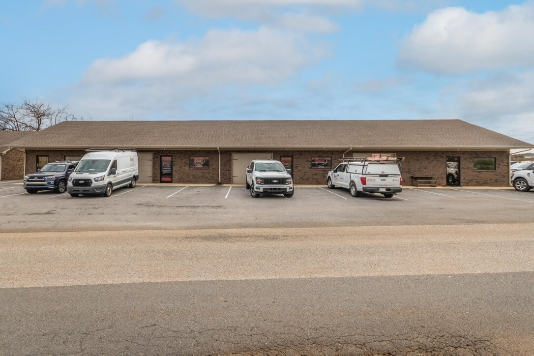 6115 Scottsville Rd, Bowling Green, KY à vendre Photo principale- Image 1 de 7