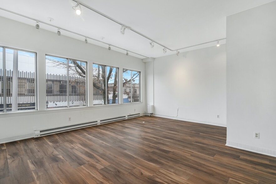 107-111 Main St, New Canaan, CT à vendre - Photo intérieure - Image 3 de 28