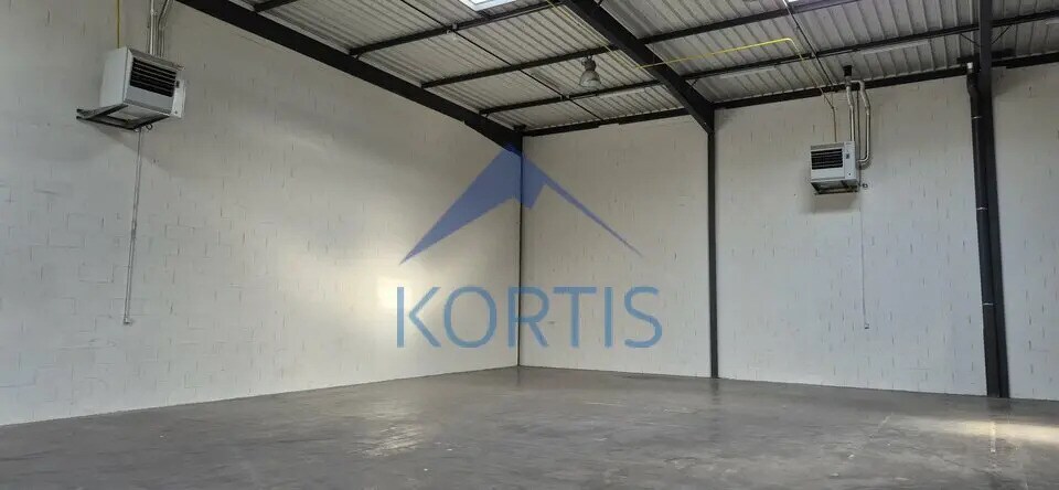 Flex in Saint-Priest for lease - Interior Photo - Image 1 of 9