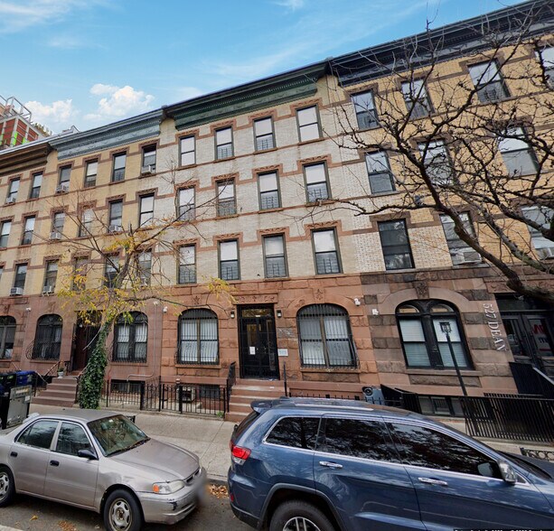 535 Bergen St & 525 Dean St portefeuille de 2 propriétés à vendre sur LoopNet.ca - Photo principale - Image 2 de 3