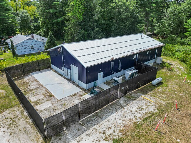 Plus de détails pour 700 S Main St, Sheffield, MA - Industriel à vendre