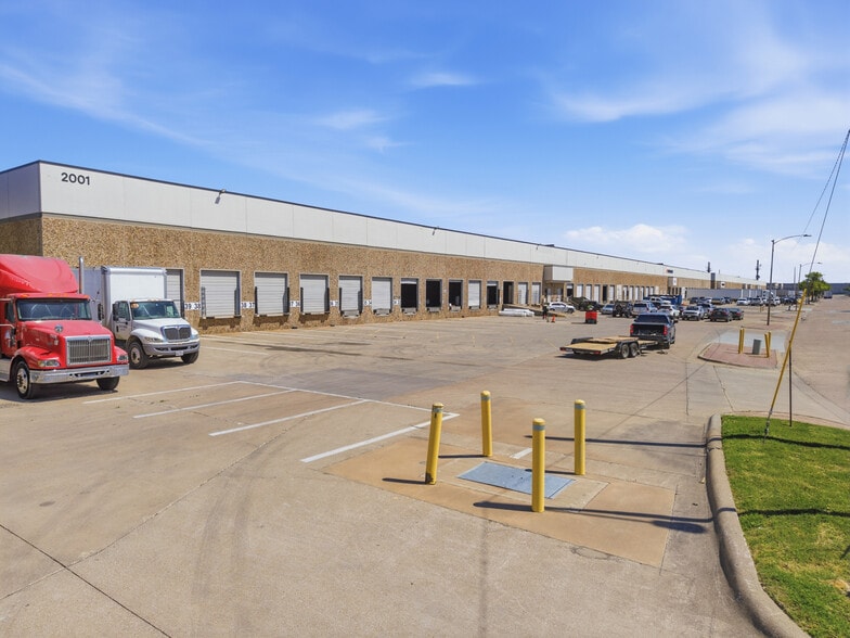 2001-2023 Exchange Dr, Arlington, TX à vendre - Photo du bâtiment - Image 3 de 15