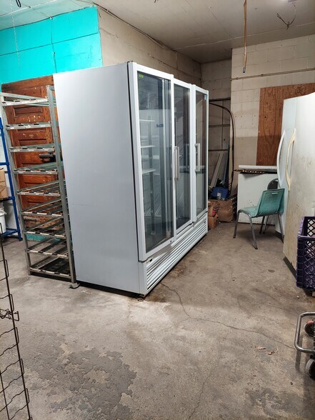 101 Caldwell St, Paris, TN à louer - Photo du bâtiment - Image 2 de 27