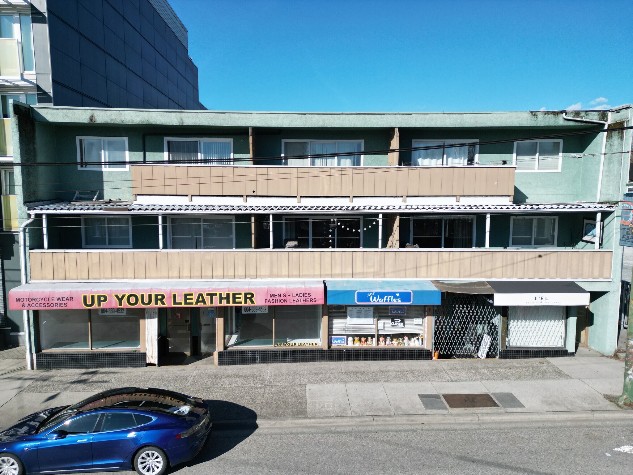 3525-3539 E Hastings St, Vancouver, BC à vendre Photo du bâtiment- Image 1 de 1