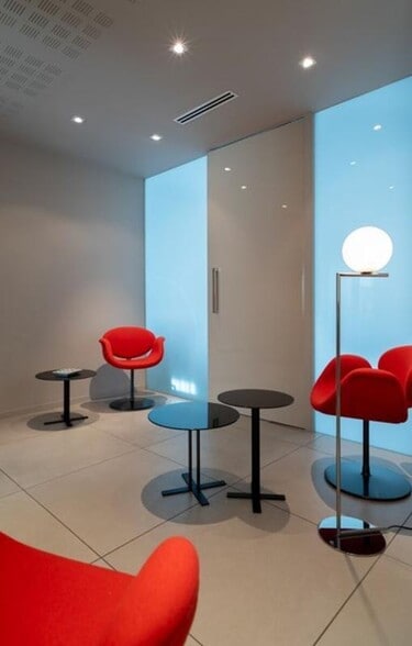 56 Rue Servient, Lyon for lease - Lobby - Image 2 of 9