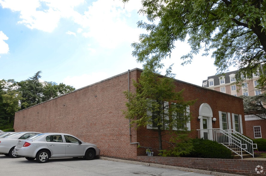 126 Presidential Blvd, Bala Cynwyd, PA for sale - Building Photo - Image 2 of 8