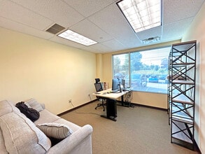 125 Emeryville Dr, Cranberry Township, PA for lease Interior Photo- Image 2 of 6