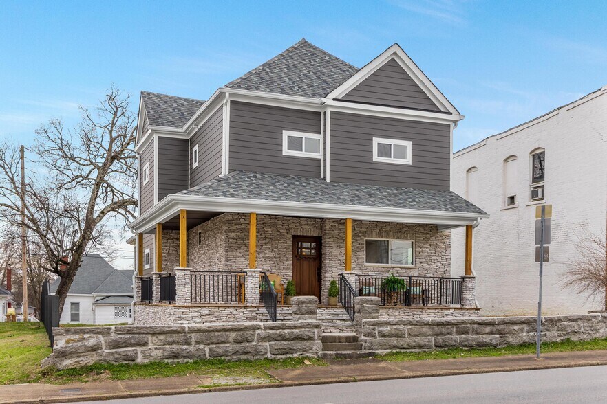 2004 Mccallie Ave, Chattanooga, TN for sale - Building Photo - Image 2 of 29
