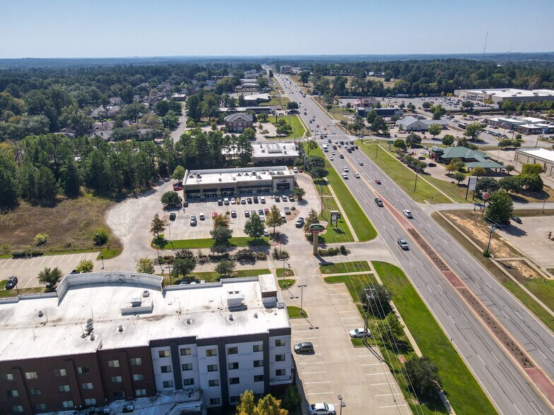 7484 S Broadway Ave, Tyler, TX à louer - Photo du bâtiment - Image 3 de 3