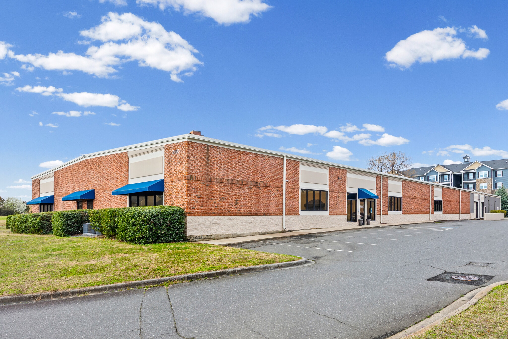 8190 Regent Pky, Fort Mill, SC for lease Primary Photo- Image 1 of 41
