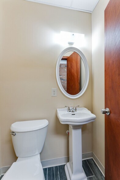 6501 E Livingston Ave, Reynoldsburg, OH à louer - Photo du bâtiment - Image 2 de 30