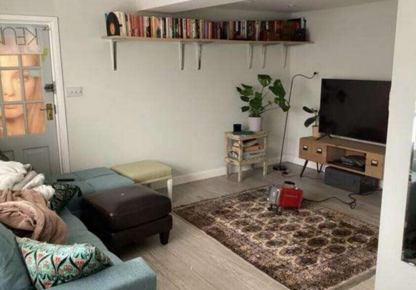 High St, Woking à vendre - Photo du bâtiment - Image 3 de 3