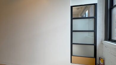 224-230 W Huron St, Chicago, IL à louer - Vidéo sur l’inscription commerciale